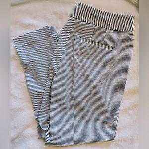 Ann Taylor cropped pants, size 8